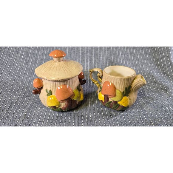 Arnel's mushroom creamer and sugar bowl set - Picture 2 of 13